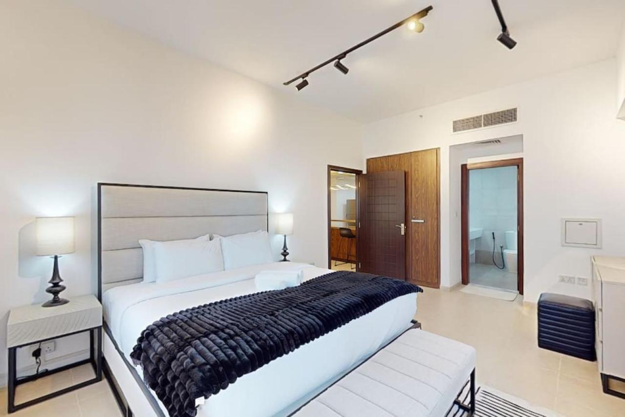 East Heights Tower B - Modern One Bedroom In Business Bay * Dubai